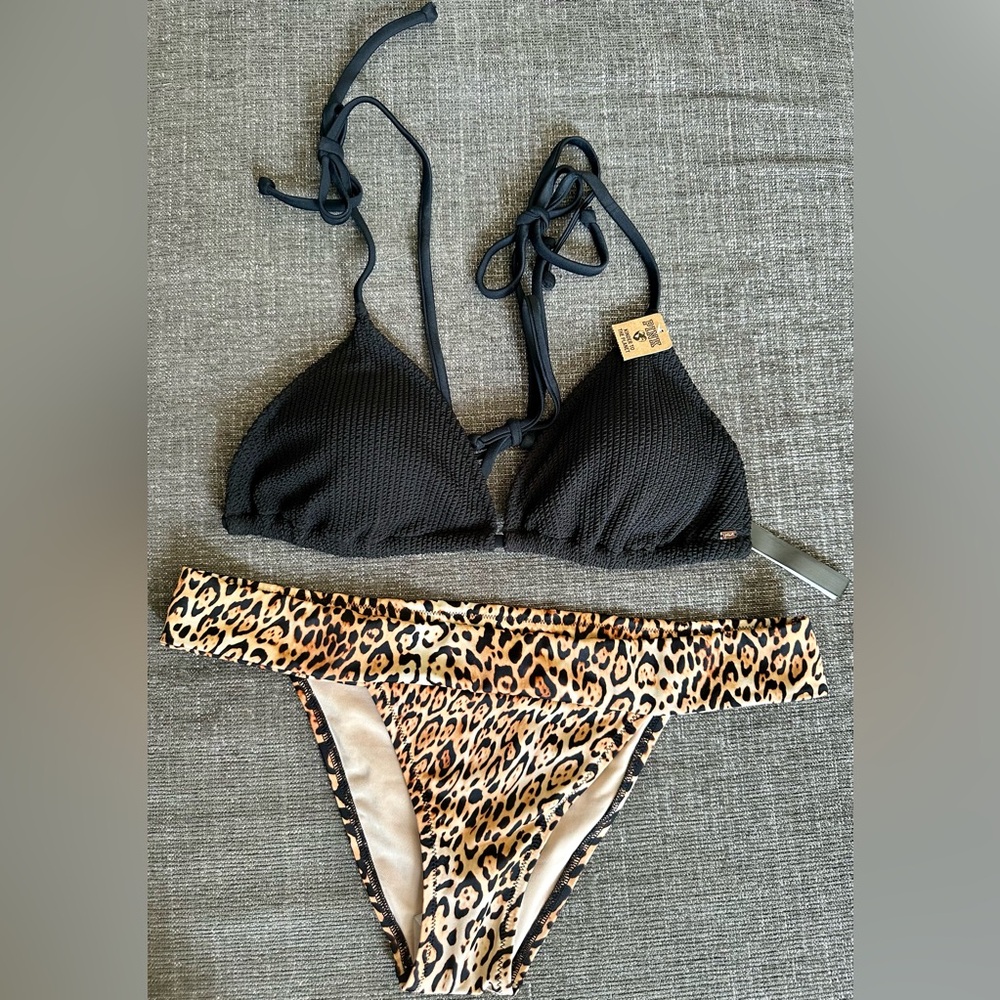 Victoria’s Secret bikini set